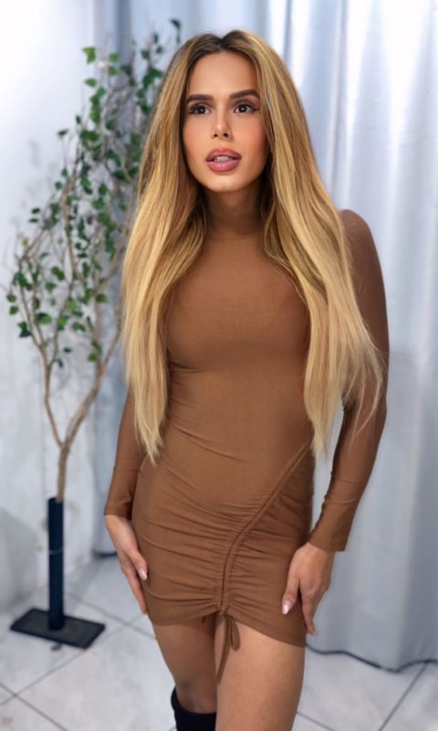 Bella Brunette 1