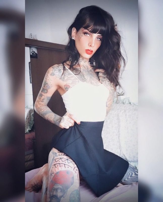 Nanda Monroe 7