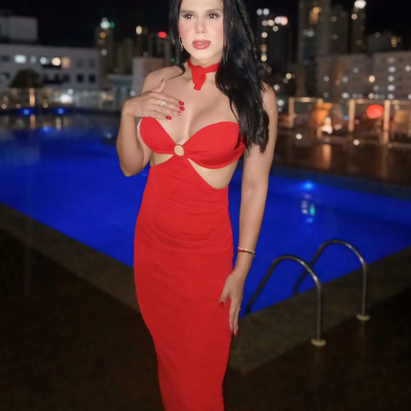 Bella Brunette 24