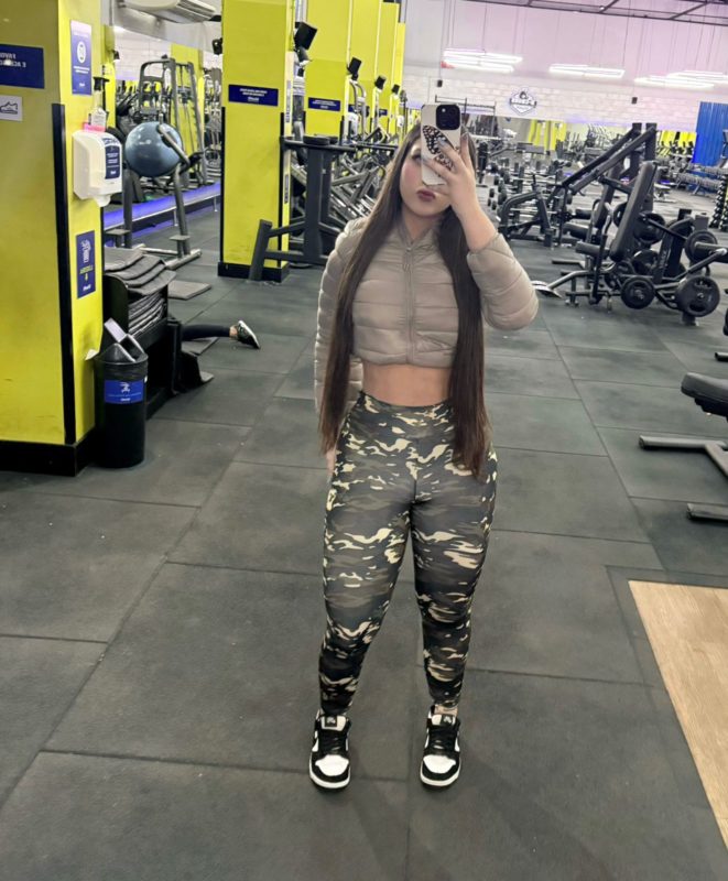 Lara Gomes 19