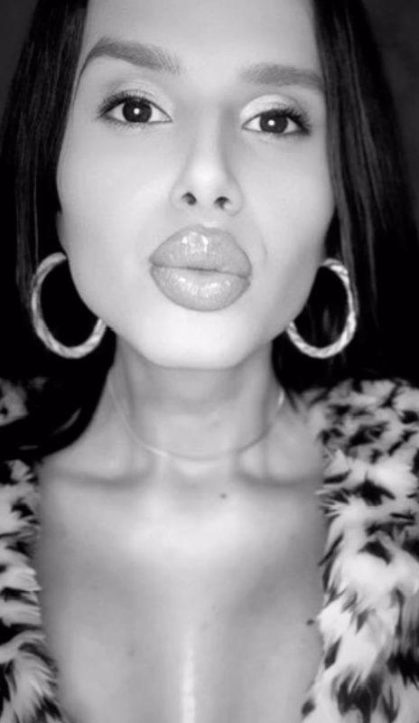 Bella Brunette 46