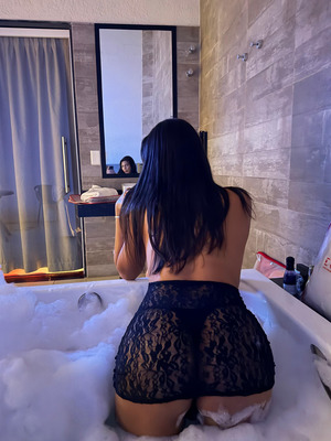 Clara Hot 4