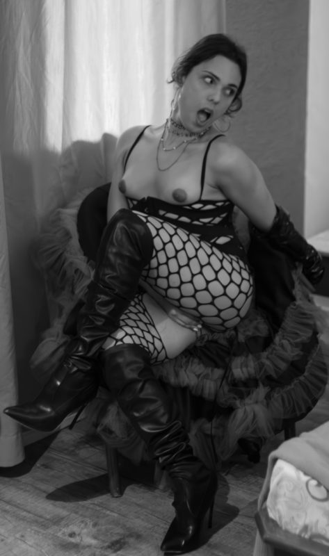 Anastácia Ricci 37