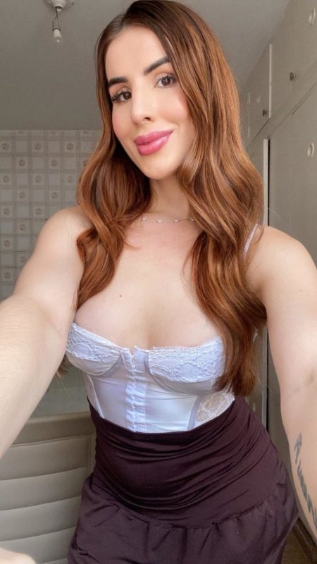 Larissa Oliveira 9