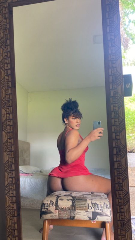 Cristhiny Almeida 1