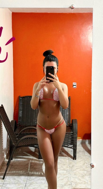 Isis Castro 21