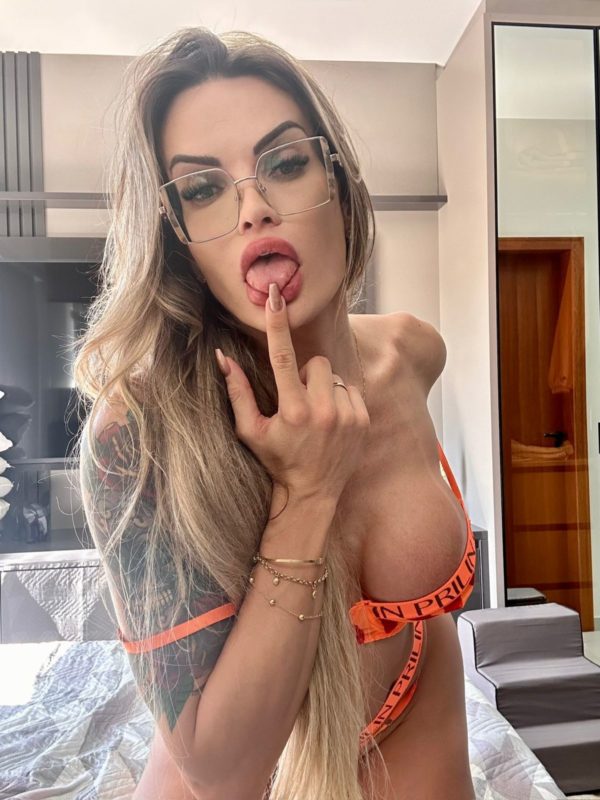 Faby Ferreira 68