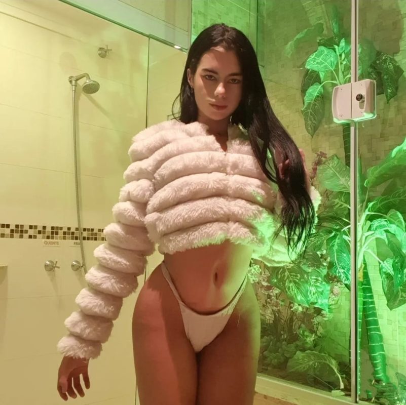 Lara Miilan 4