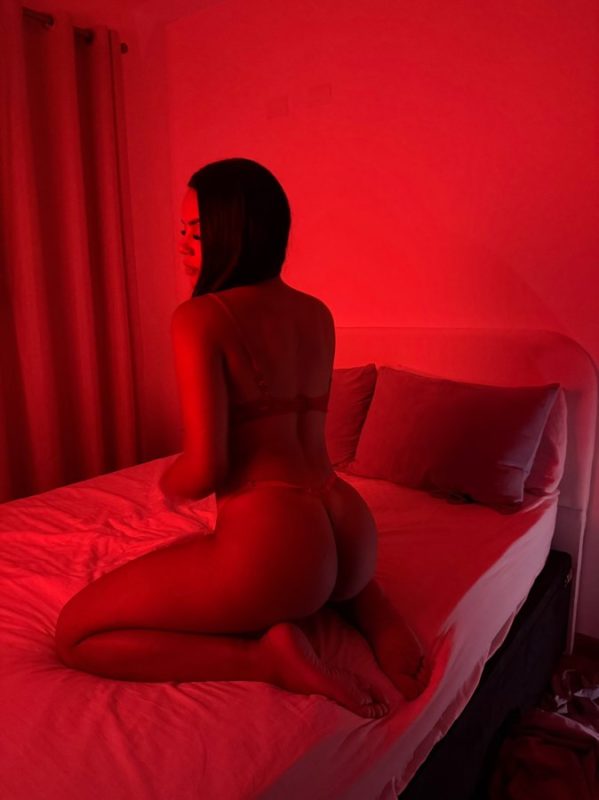 Louise Oliveira 28