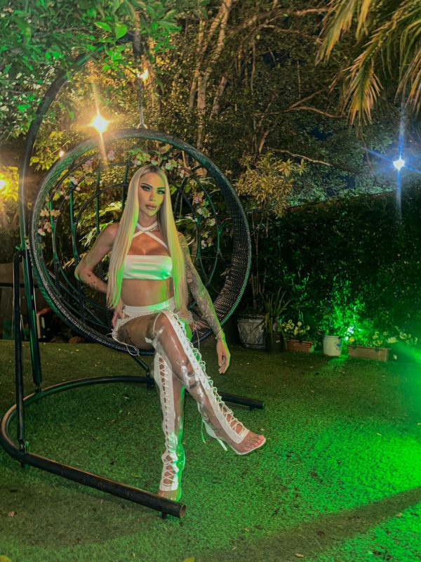 Layla Cristina 18