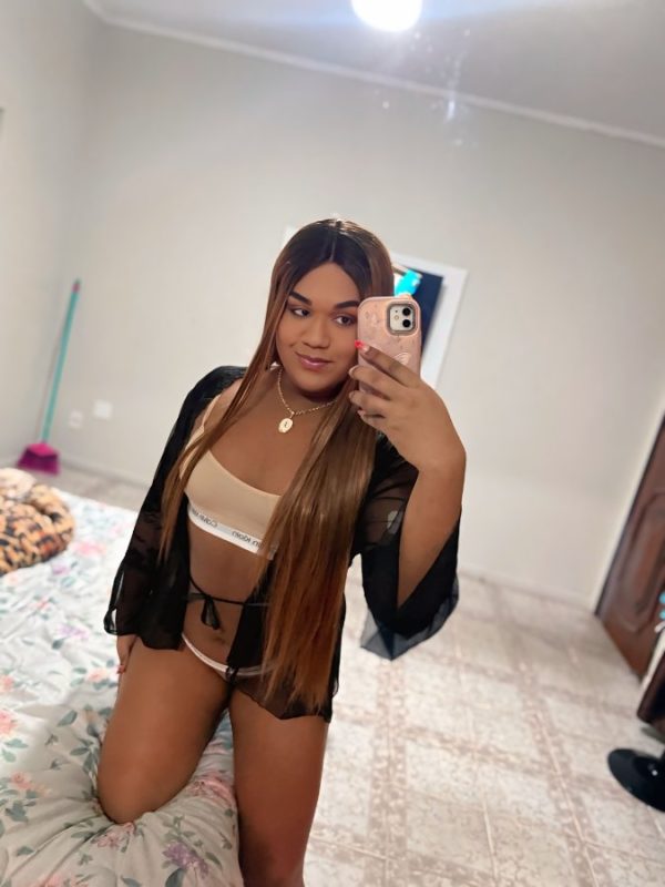 Mirella Bastos 6