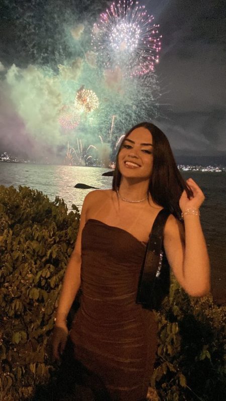 Louise Oliveira 24
