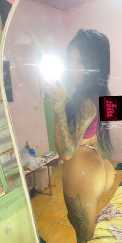 Morena Tatuada 36