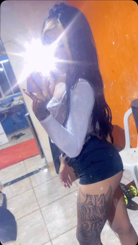 Morena Tatuada 47