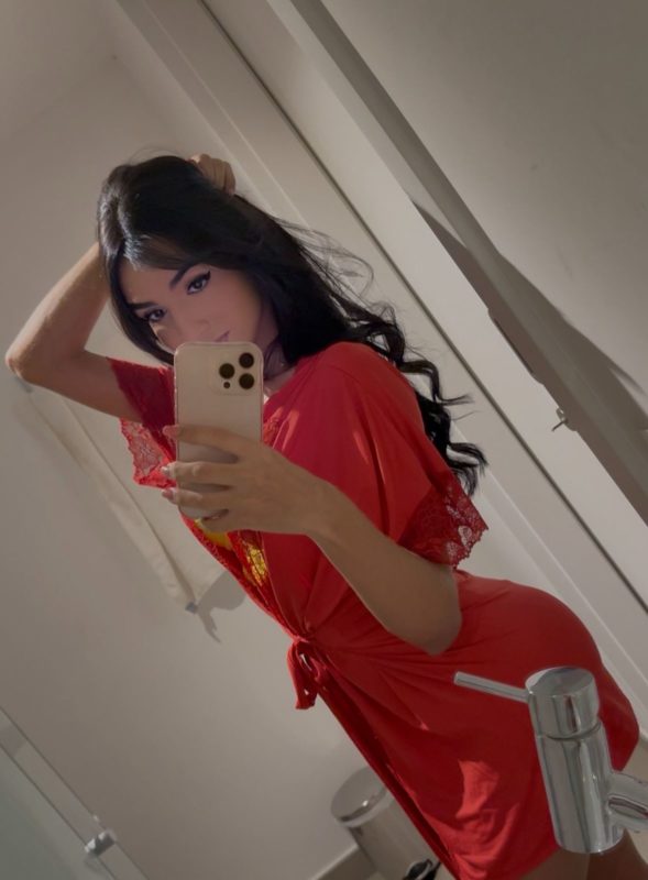 Emanuelle Martins 8