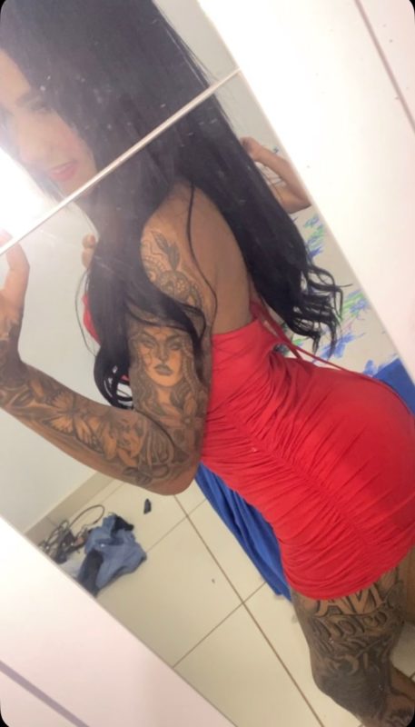 Morena Tatuada 44