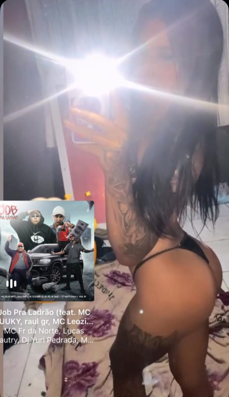 Morena Tatuada 16