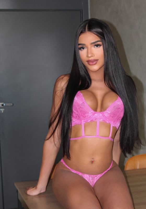 Emanuelle Martins 7