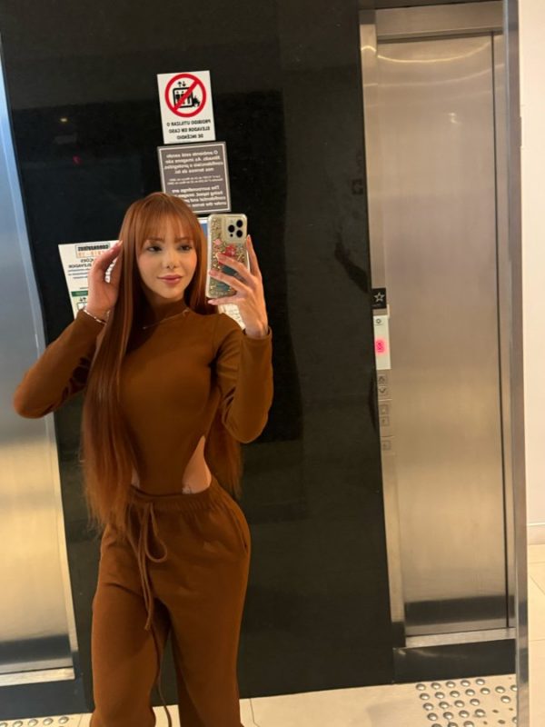Lara Rodrigues 11