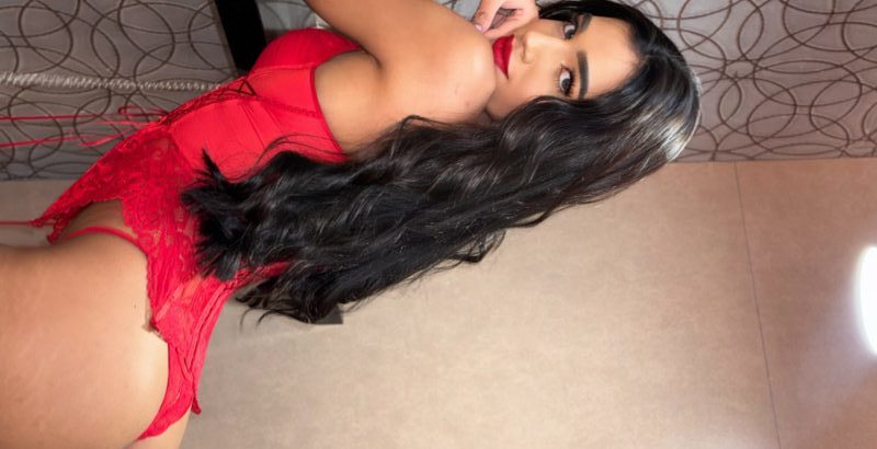 Emanuelle Martins 29