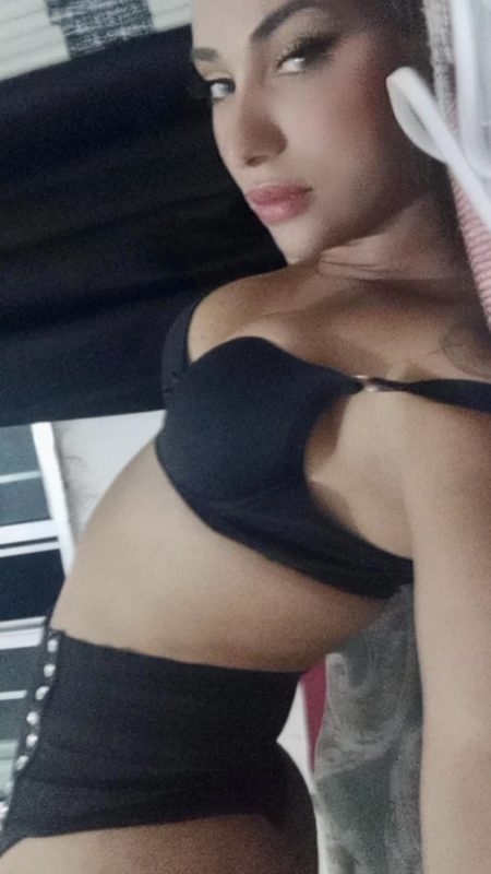 Ariella Fox 49