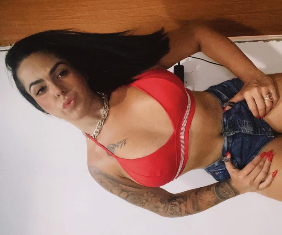 Emanuela Souza