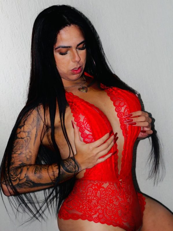 Emanuela Souza
