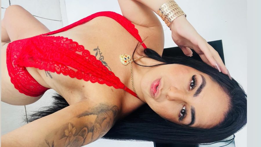 Emanuela Souza