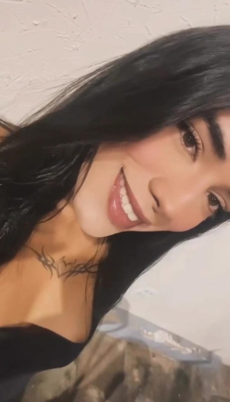 Larissa 8