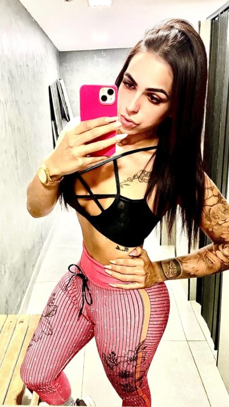Emanuela Souza 2
