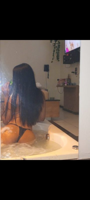Larissa 4