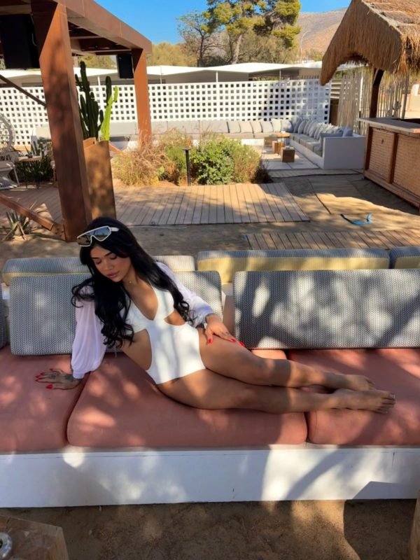 Yara Bueno 11