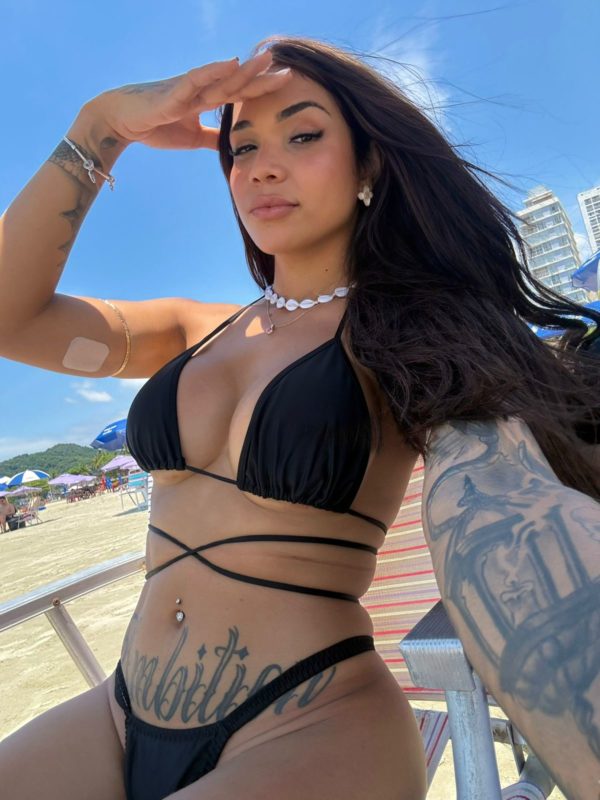 Yara Bueno 8