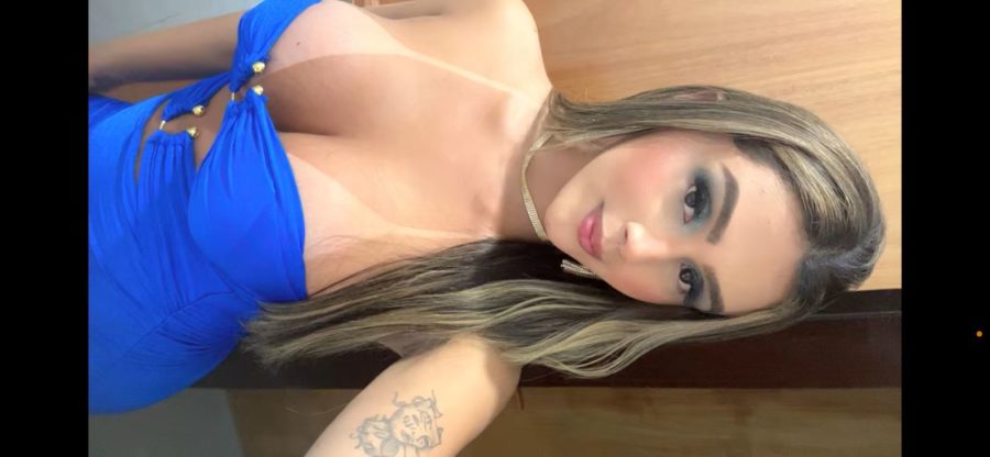Yasmine Mello 18