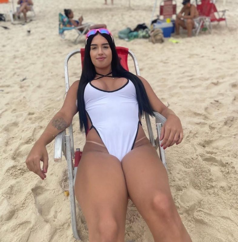 Larissa Buarque 24
