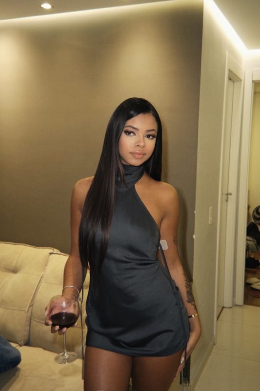 Milena Mendes 25