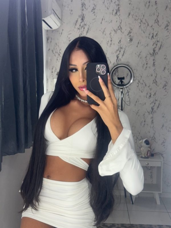 Allana Santos 23