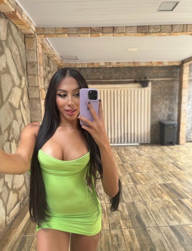 Allana Santos 19