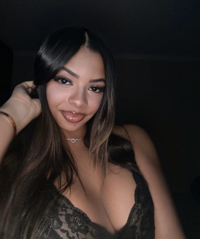 Milena Mendes 81