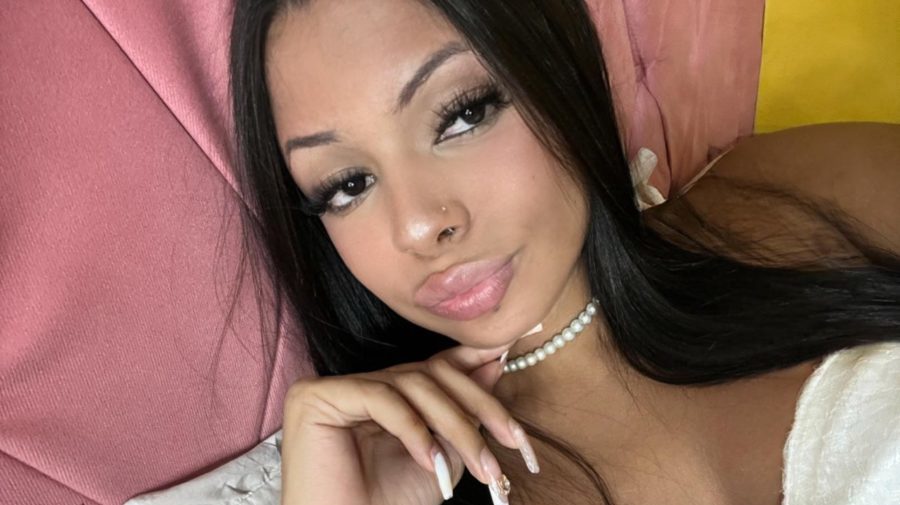 Milena Mendes 17