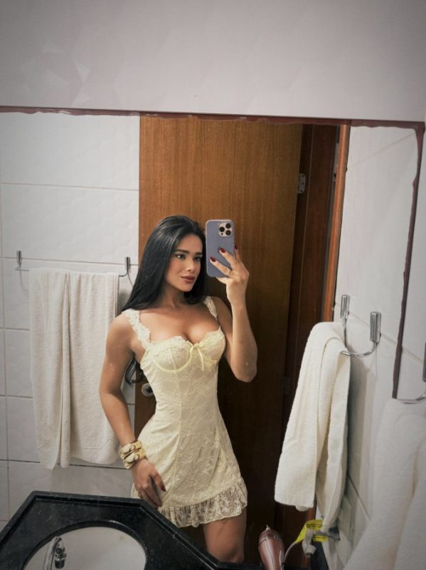 Larissa Santos 3