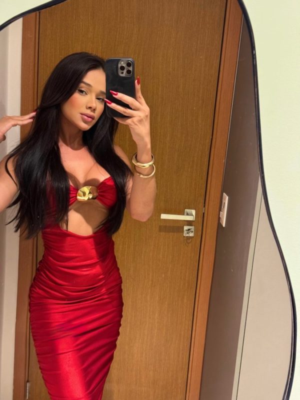 Larissa Santos 3