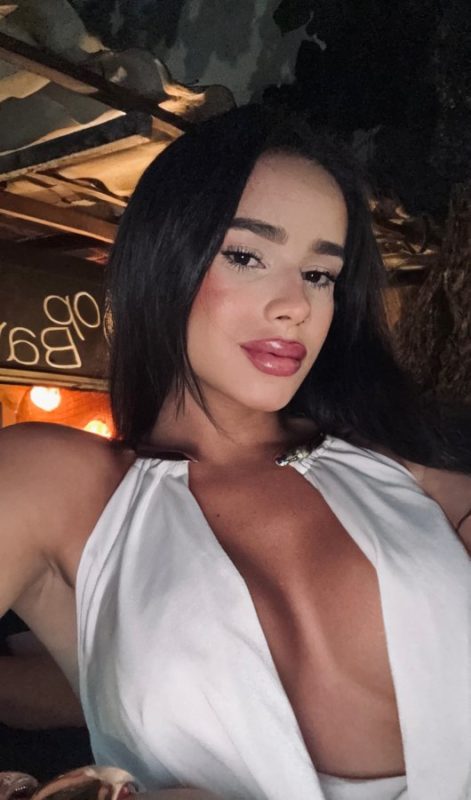 Larissa Santos 16