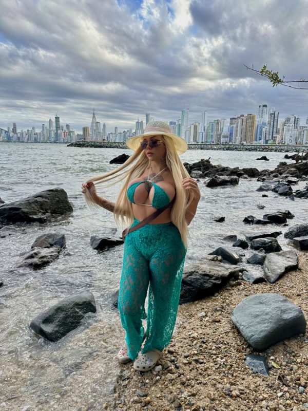 Kéfera Azaleia 18