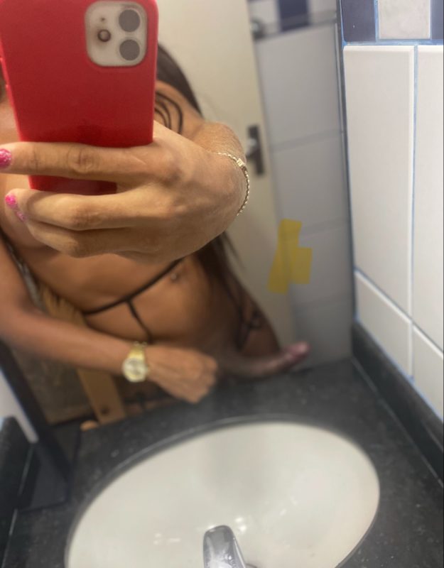 Mellyssa Fernandes 17