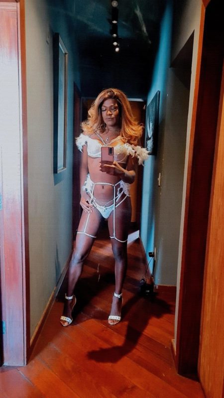 Africana Dotada 8