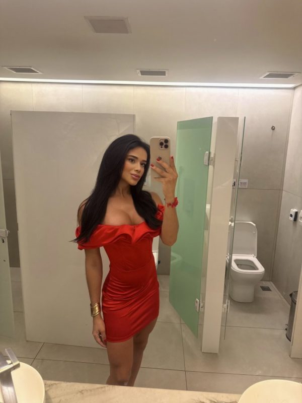 Larissa Santos 14