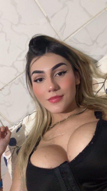 Chloe Rezende 16