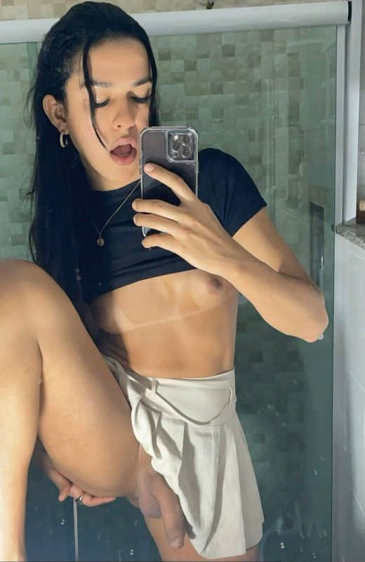 Mirella Queiroz 12