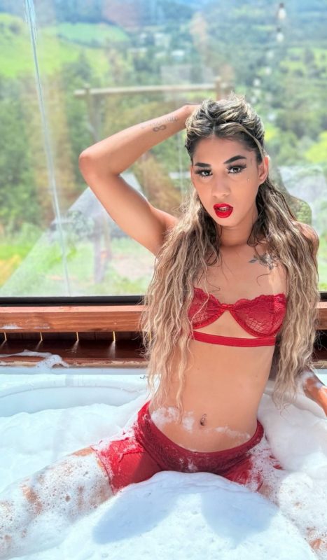 Iana Magrelicia 4